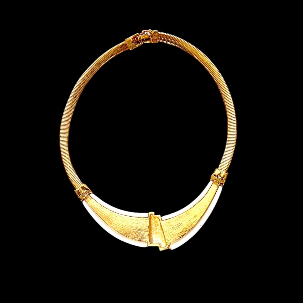 Vintage MONET Signed Gold Tone and White Enamel Choker Necklace 15” 198… - Picture 9 of 10